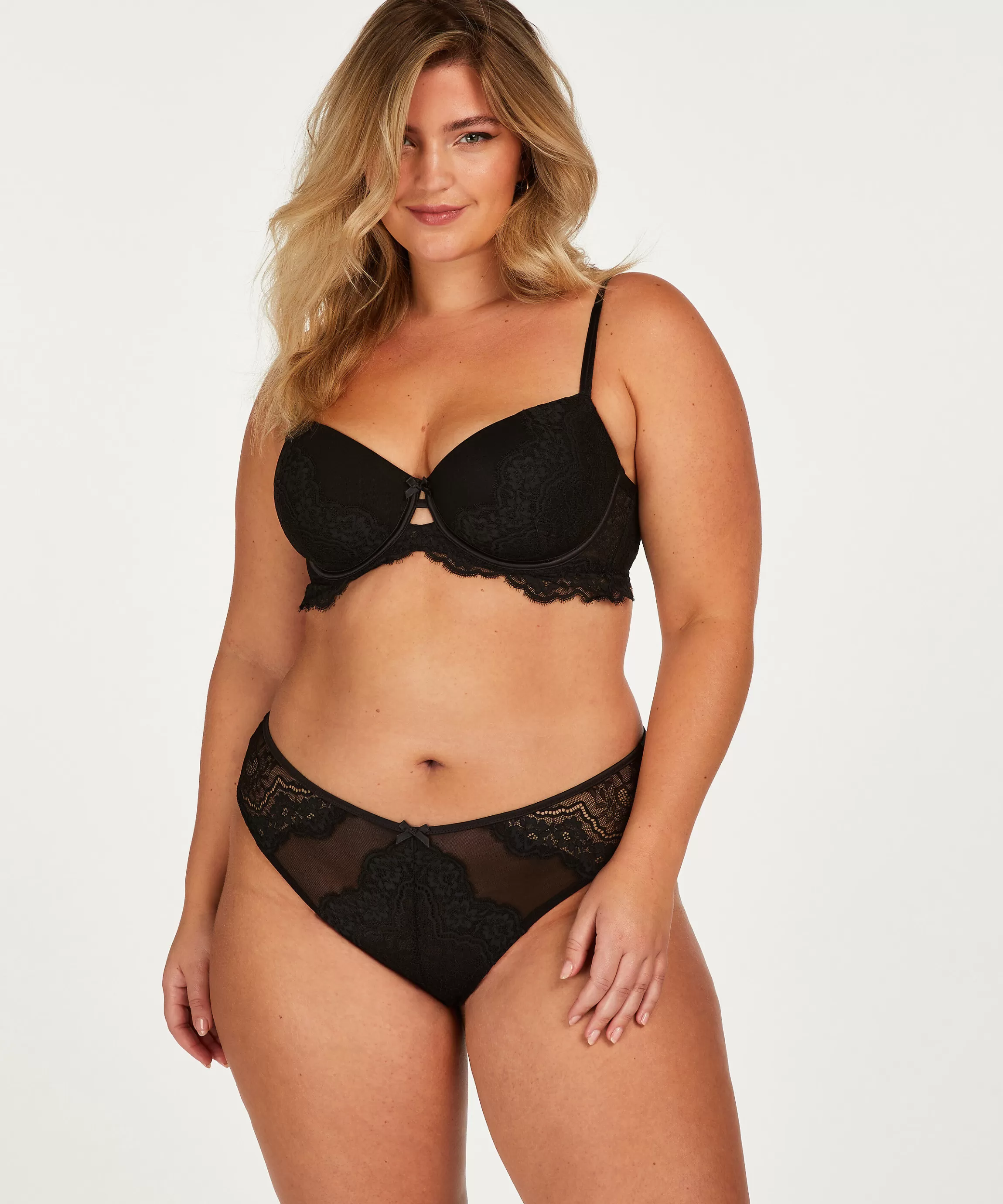Hunkemöller Brazilians & V-Shapes*Brazilian Blaise Zwart