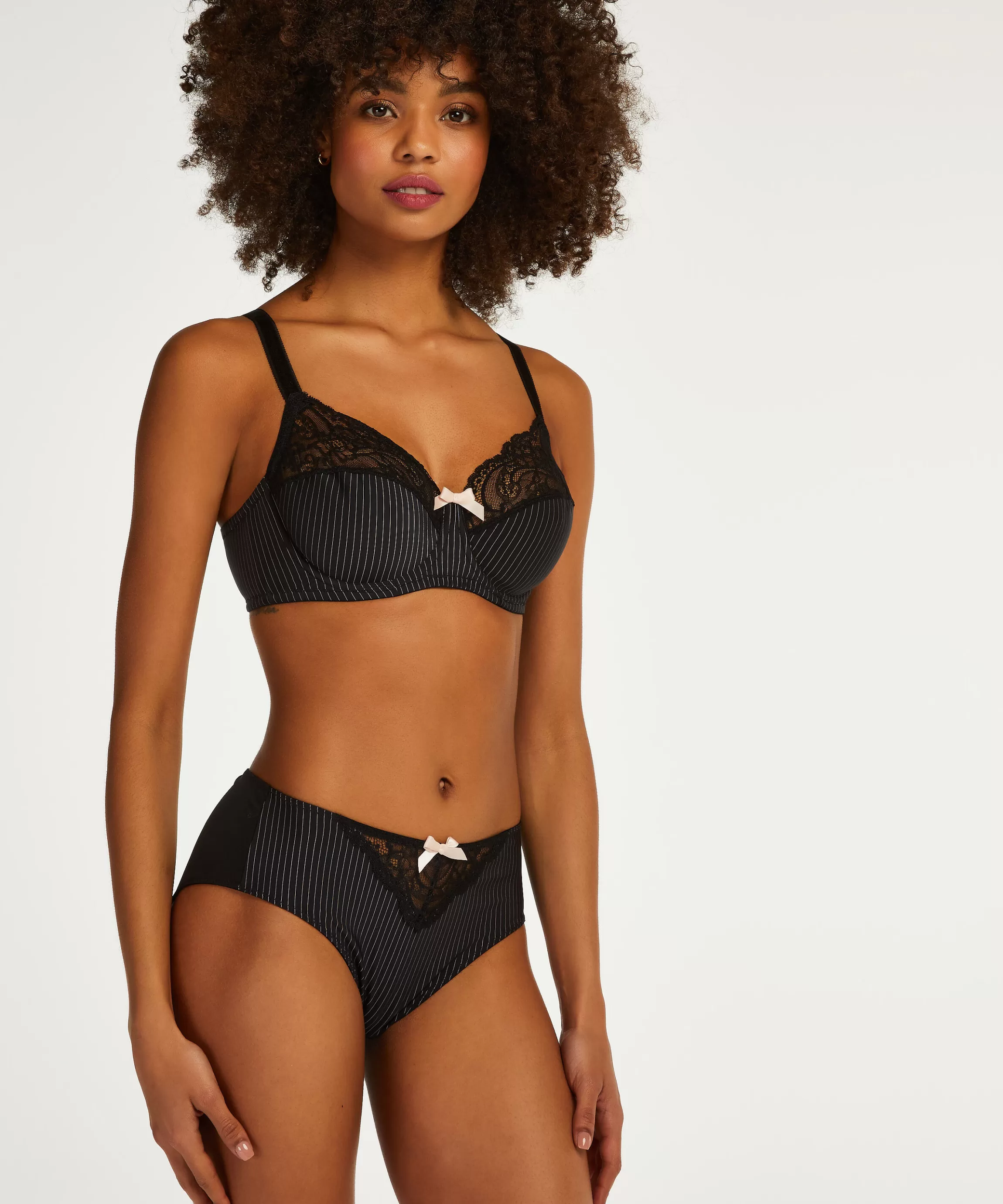 Hunkemöller Hoge Taille Slips*Hoge Slip Adalyn Zwart