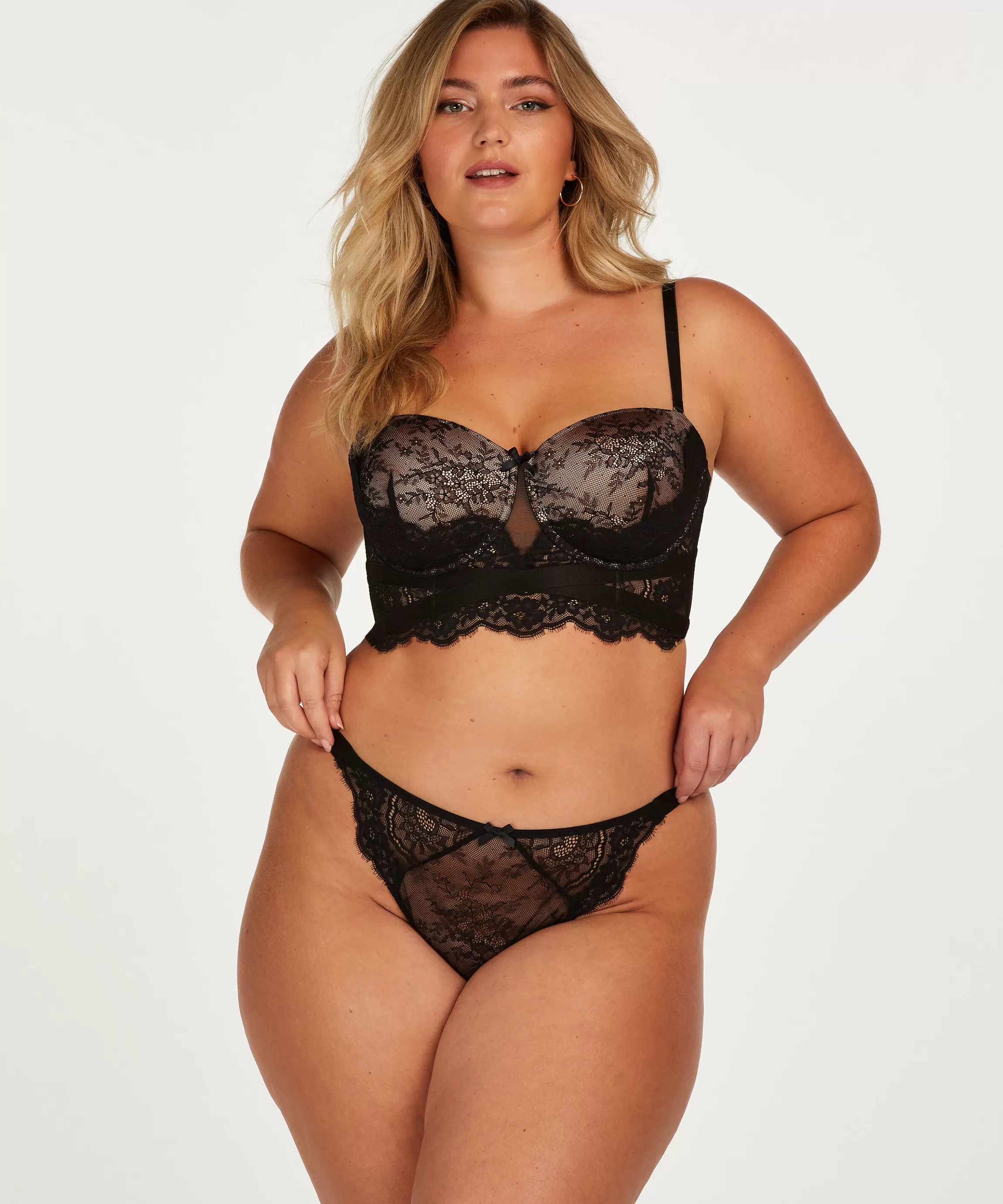 Hunkemöller Strings & Boxerstrings*Hoog Uitgesneden String Bellatrix Zwart