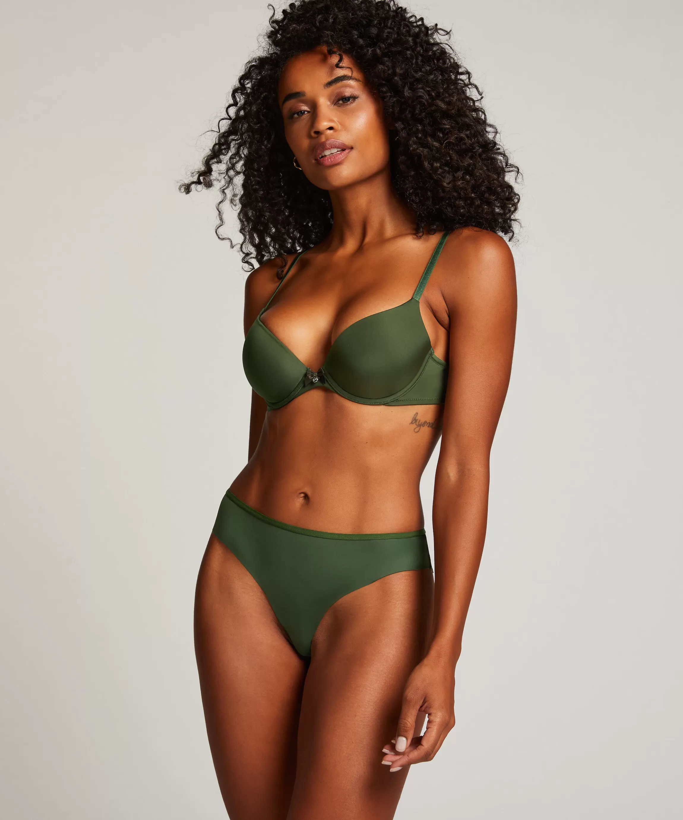 Hunkemöller Brazilians & V-Shapes*Invisible Brazilian Lace Back Groen