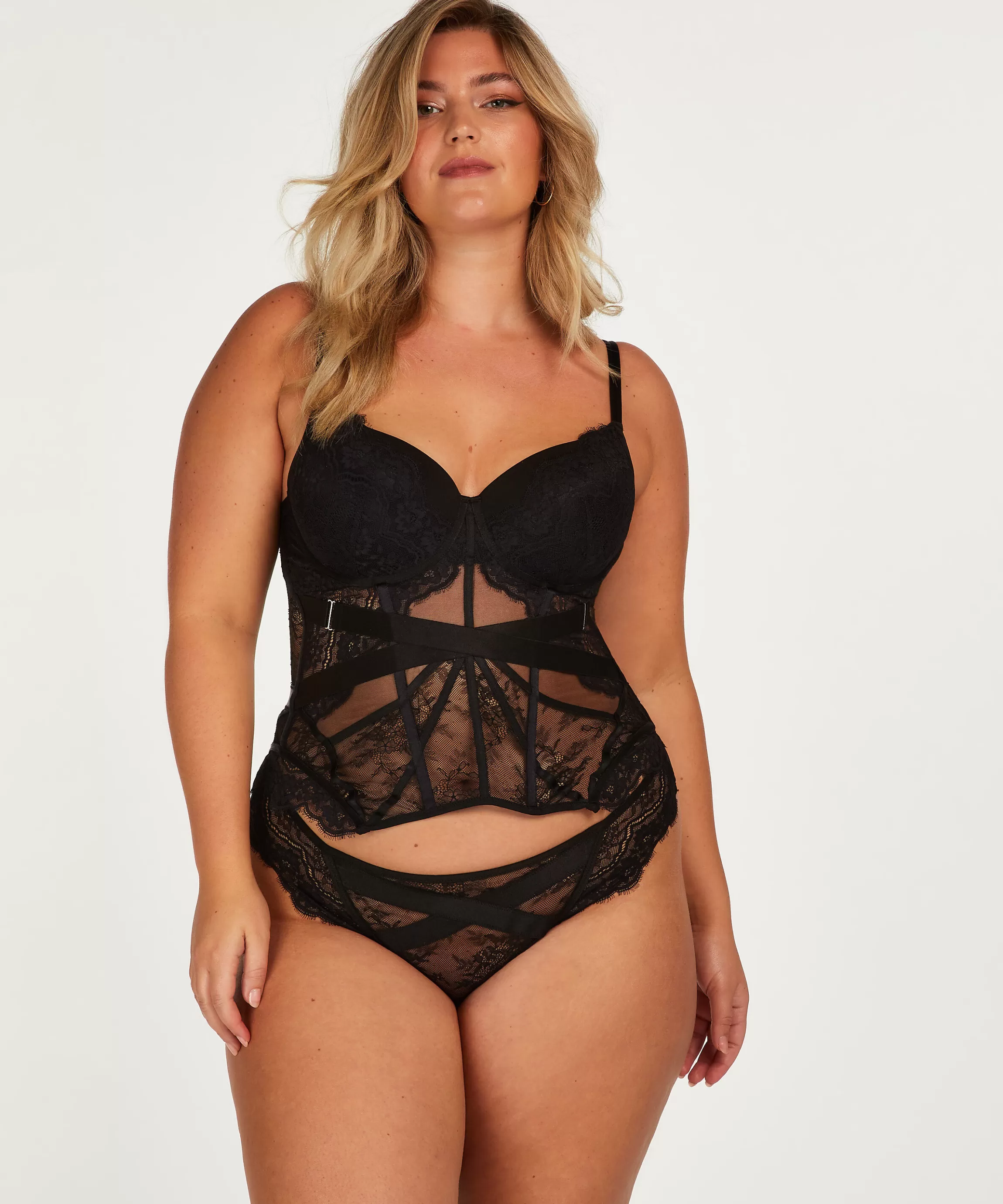 Hunkemöller Strings & Boxerstrings*String Bellatrix Zwart